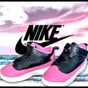 Girls nike air size 9